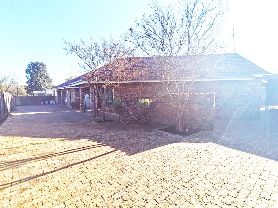 4 Bedroom Property for Sale in Vaalpark Free State